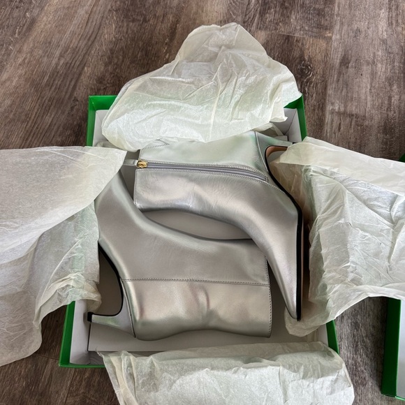 NIB! J. Crew Stevie ankle boots in metallic leather - Color: Metallic Silver - Picture 6 of 13